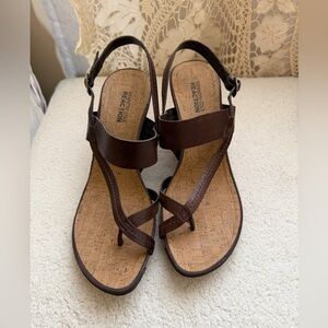 Kenneth Cole Reaction Dark Brown Leather Toe-Loop Slingback Sandals